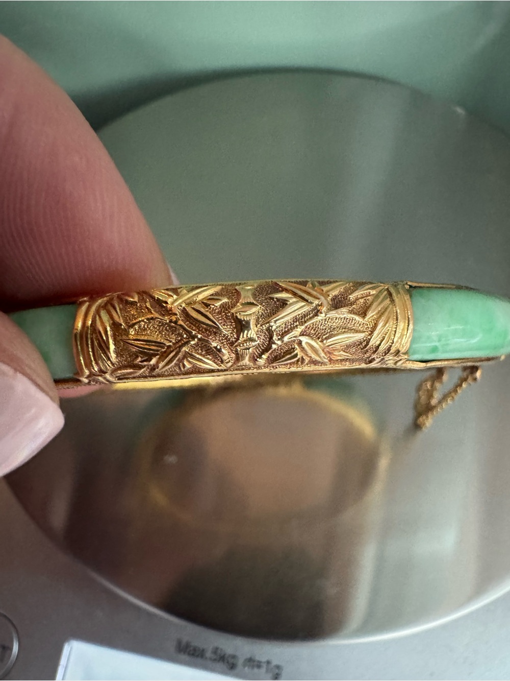Stunning 18K solid yellow gold and jade bangle bracelet - Picture 14 of 15